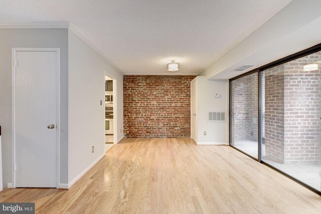Foto del edificio - 3225 Grace St NW