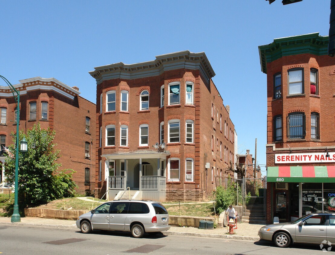 Primary Photo - 888 Park St