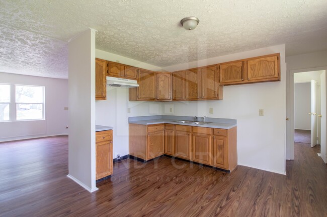 Building Photo - 8432 E 37th Pl