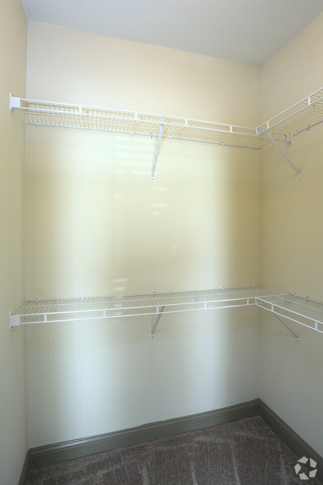 Building Photo - Watercourse