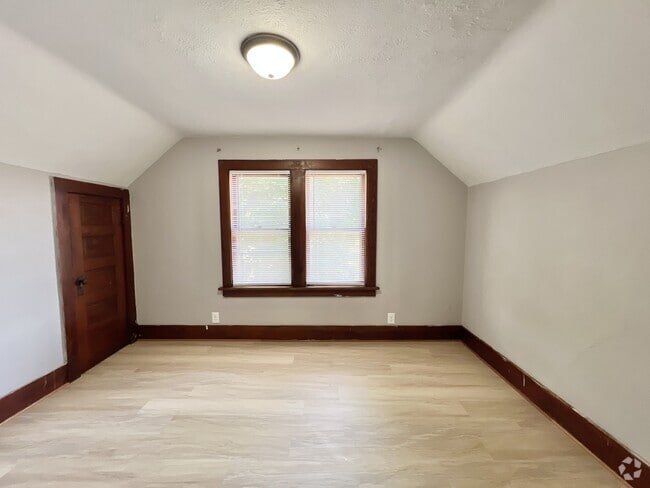 Building Photo - 1549 Porter Ave