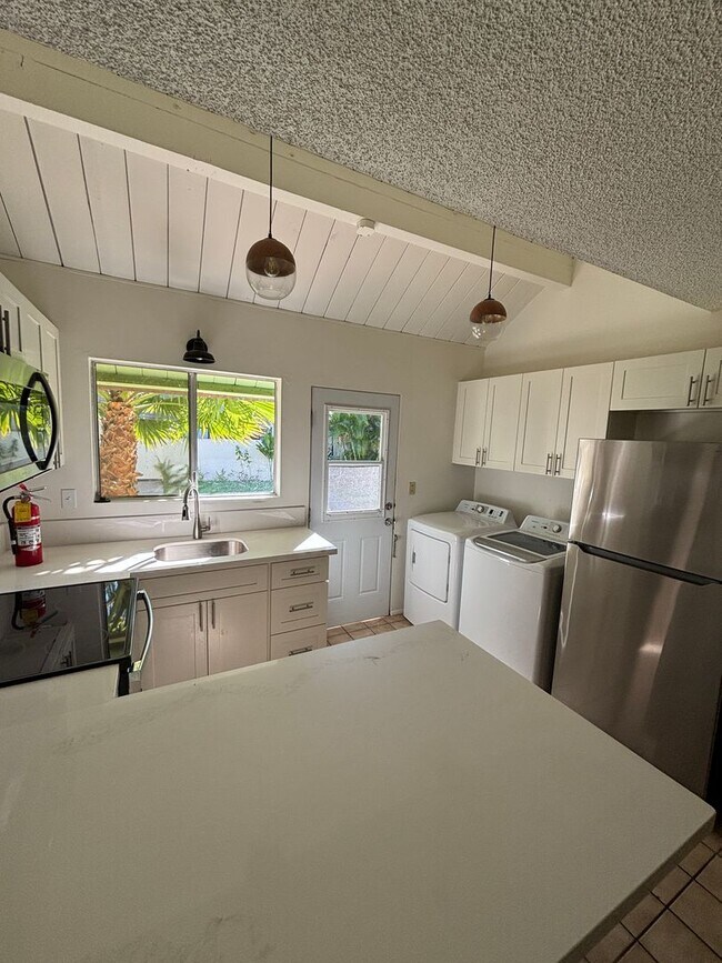 Foto del edificio - Hawaii Kai - The Village Green - 3 Bdrm/2 Bath/2 Prkg - $3,400