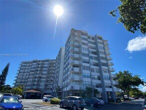 Building Photo - 1200 NE Miami Gardens Dr