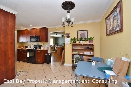 Building Photo - 3 br, 2 bath House - 34809 Begonia St.