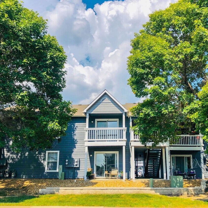 Autumn and August Place Apartments 2310 W 26th St Lawrence, KS