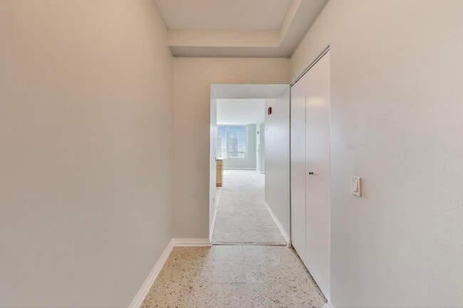 Foto del edificio - 33 W Ontario St