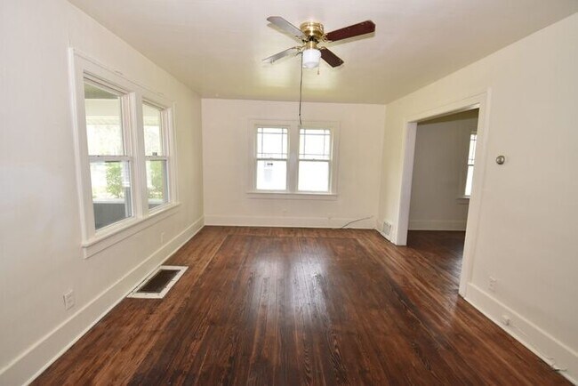 Foto del edificio - Rare Find- Lower Apartment in Elkhart