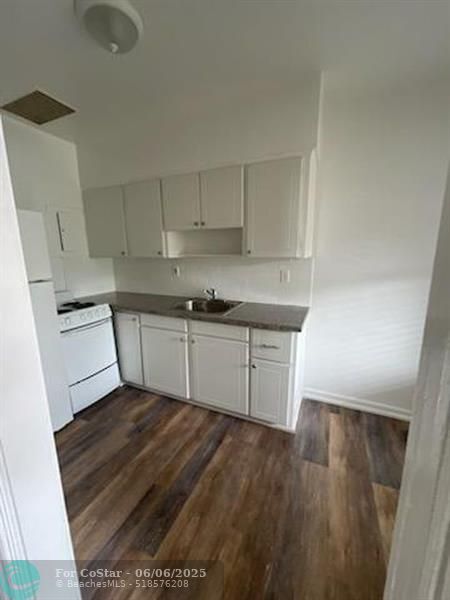 Foto del edificio - 306 N Lakeside Ct