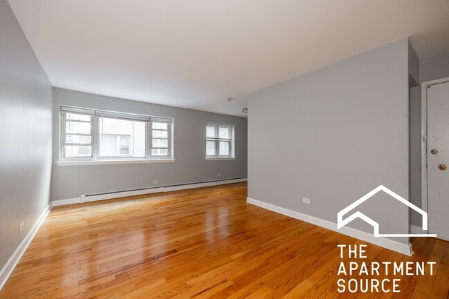 Building Photo - 6831 N Greenview Ave