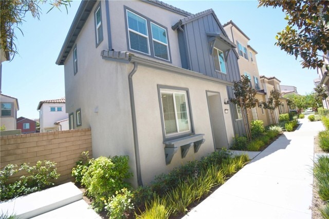 Building Photo - 16171 Paddock Ave