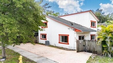 Building Photo - 5410 SW 43rd Terrace