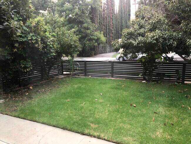 Foto del edificio - 430 N El Molino Ave