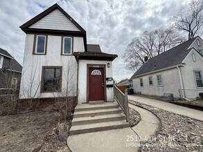 Building Photo - 2511 4th St NE