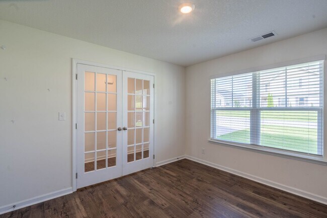 Foto del edificio - Newly built 3 bedroom and 2.5 bath home with garage.