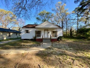 Building Photo - 3050 Boone St