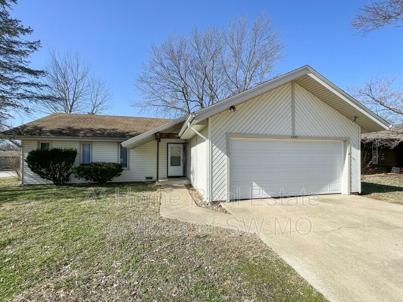 1357 S Sieger Dr, Springfield, MO 65804 House Rental in Springfield, MO