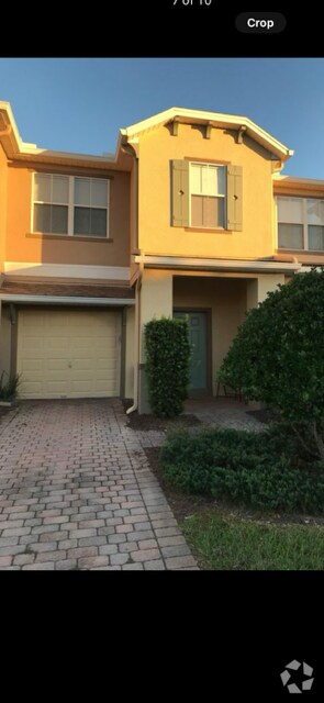 Building Photo - 811 Pine Pointe Ln