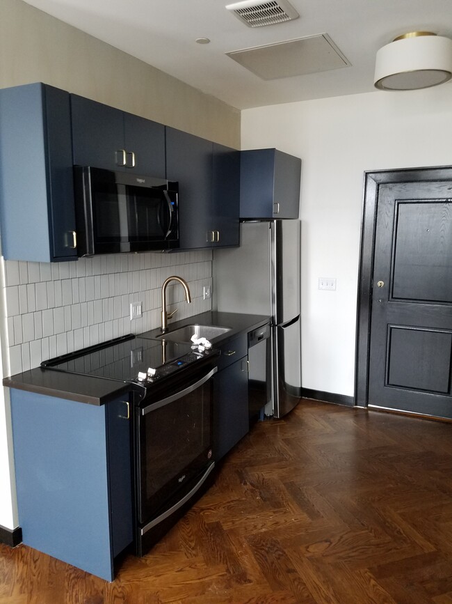 Building Photo - 6568 Woodward Ave