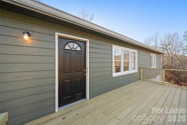 Foto del edificio - 73 The Old Run Rd