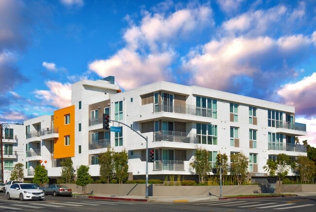 Building Photo - 6200 Kester Ave Apartments