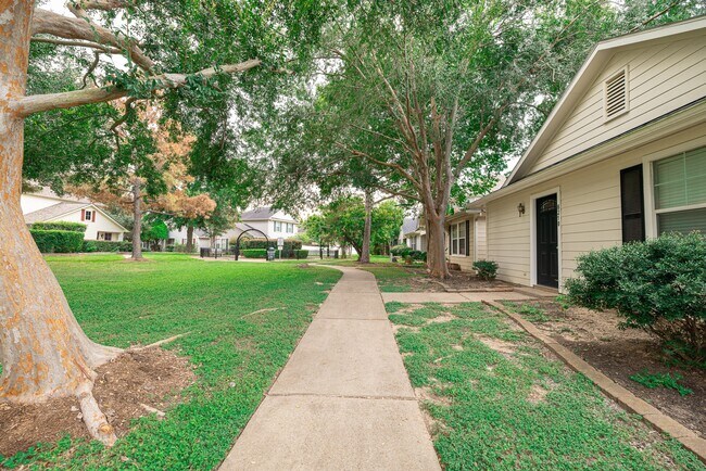 Foto del edificio - 6210 Lone Prairie Way