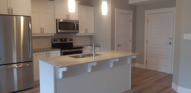 Building Photo - 85 Fieldstone Ct