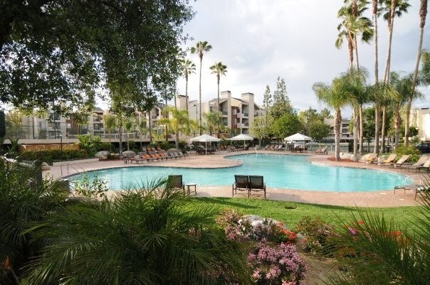 Foto principal - 5515 Canoga Ave