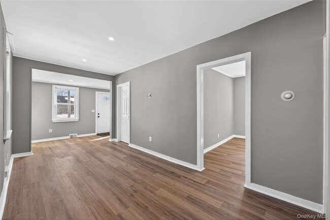 Building Photo - 644 Northville Turnpike