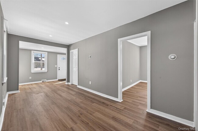 Foto del edificio - 644 Northville Turnpike