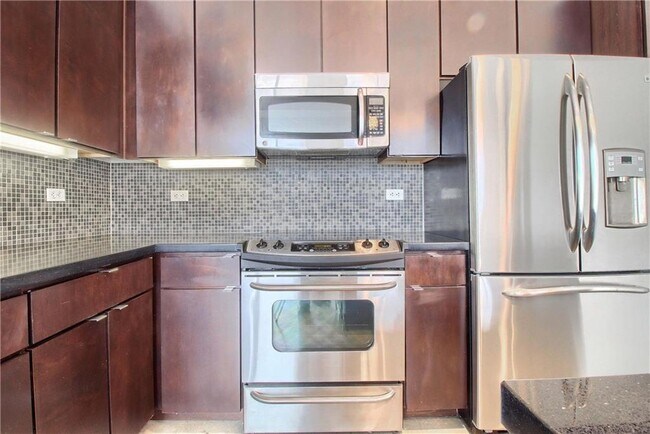 Building Photo - 507 Sabine St