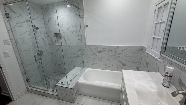 Foto del edificio - 6133 Orange St