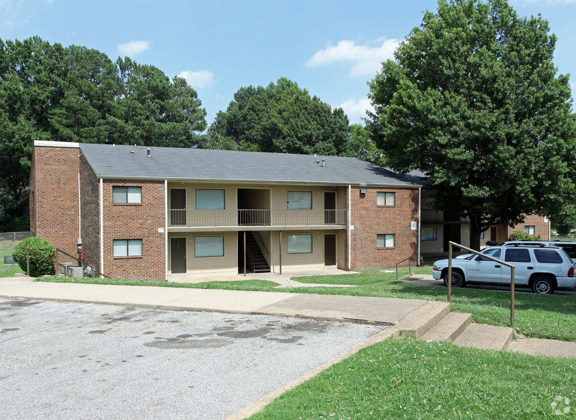 Primary Photo - Breezy Point Apartments