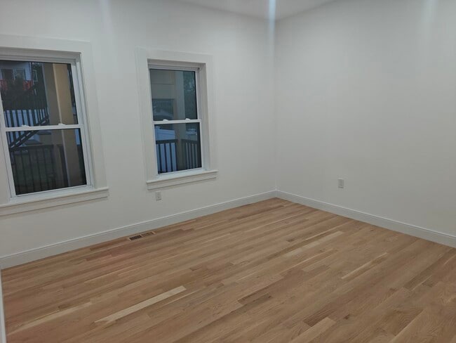 Building Photo - 262 Park Ave