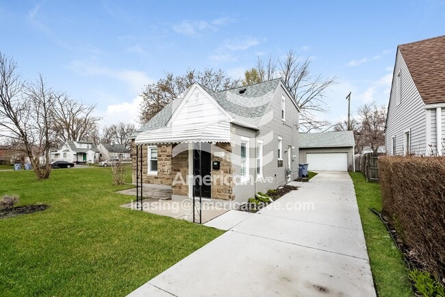 Building Photo - 12411 Georgiana Ave