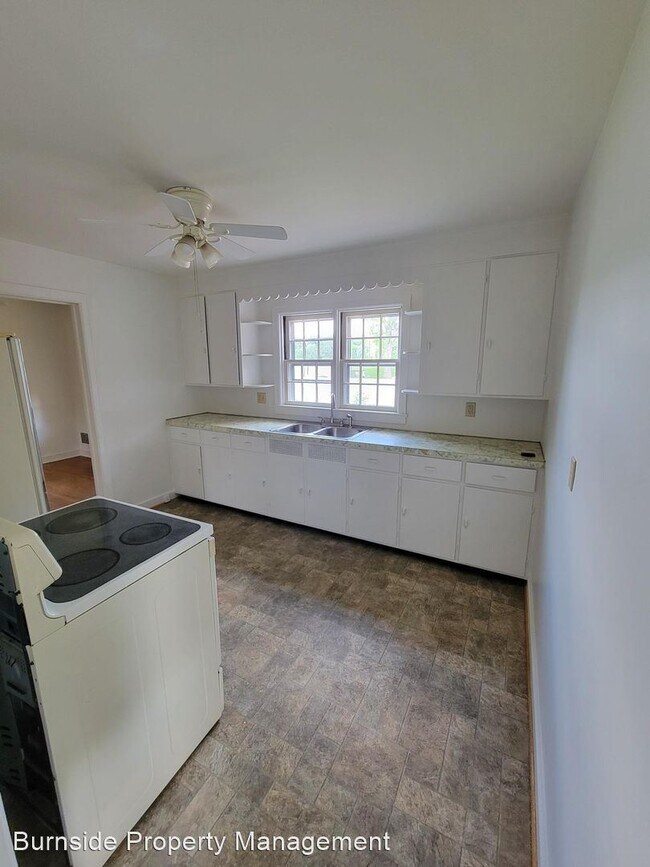 Foto del edificio - 3 br, 1 bath House - 709 North Main Street