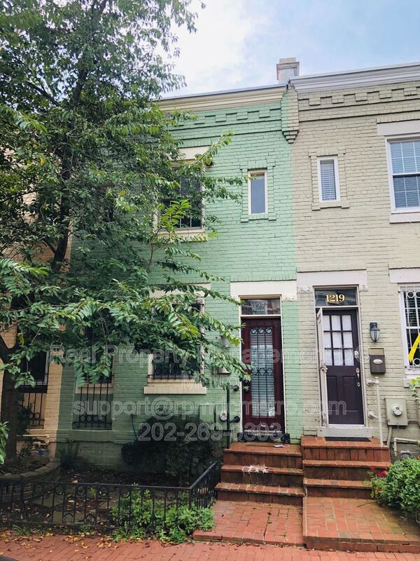 Foto principal - 1221 Duncan Pl NE