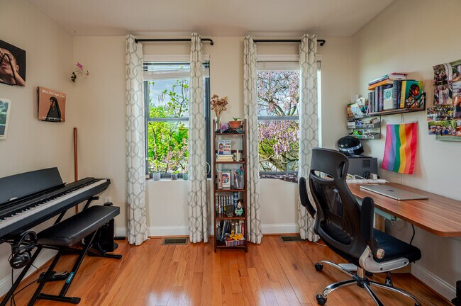 Foto del edificio - 1428 Newton St NW