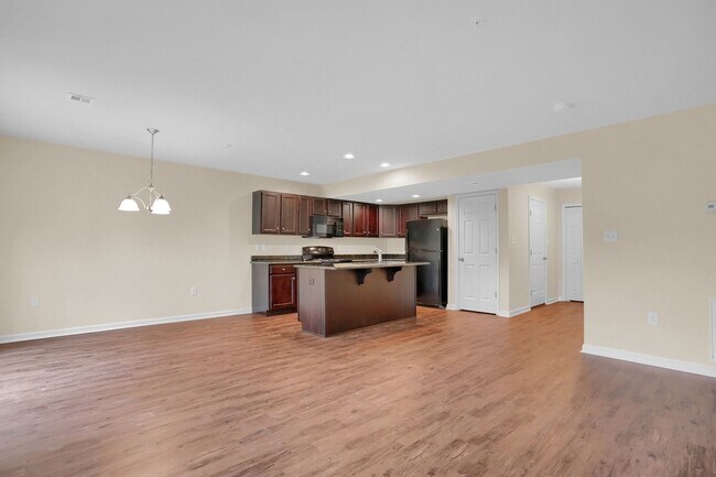 Building Photo - 3 Bedroom 2.5 Bathroom Beautiful Melbourne...