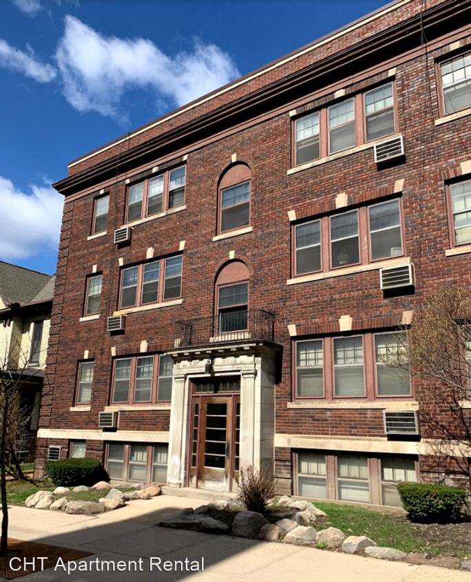 Primary Photo - 4 br, 2 bath Apartment - 118 W. Johnson St.