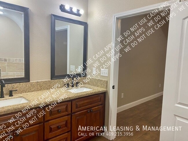 Building Photo - 1003 Lindsey Ln