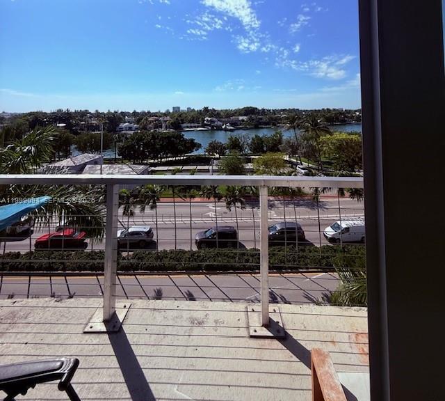 Foto del edificio - 6305 Indian Creek Dr