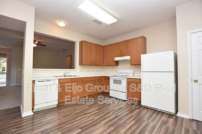 Building Photo - 2420 Brownwood Dr