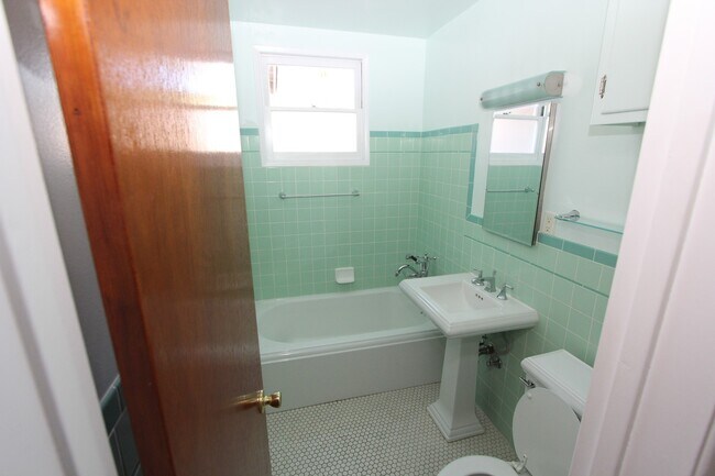 Foto del edificio - 117 W Blaine St