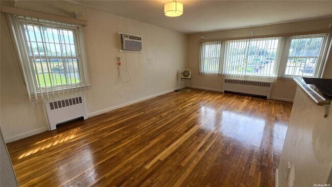Building Photo - 395 Cochran Pl