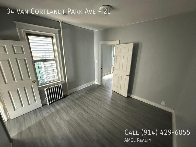 Building Photo - 34 Van Cortlandt Park Ave