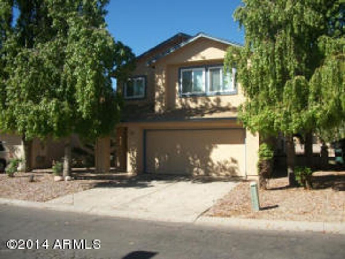 Foto principal - Chandler 3 bedroom with Large Backyard!