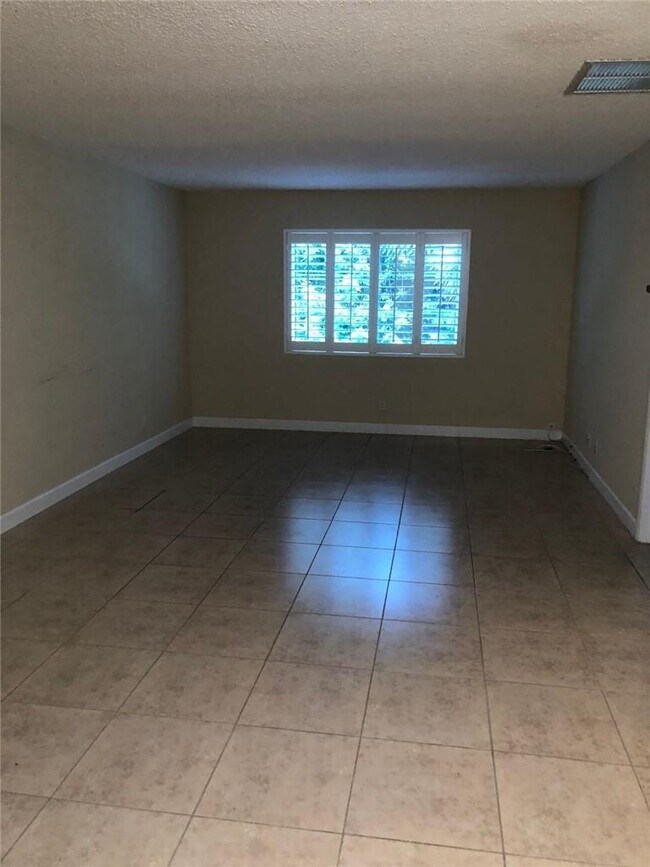 Foto del edificio - 639 W Oakland Park Blvd