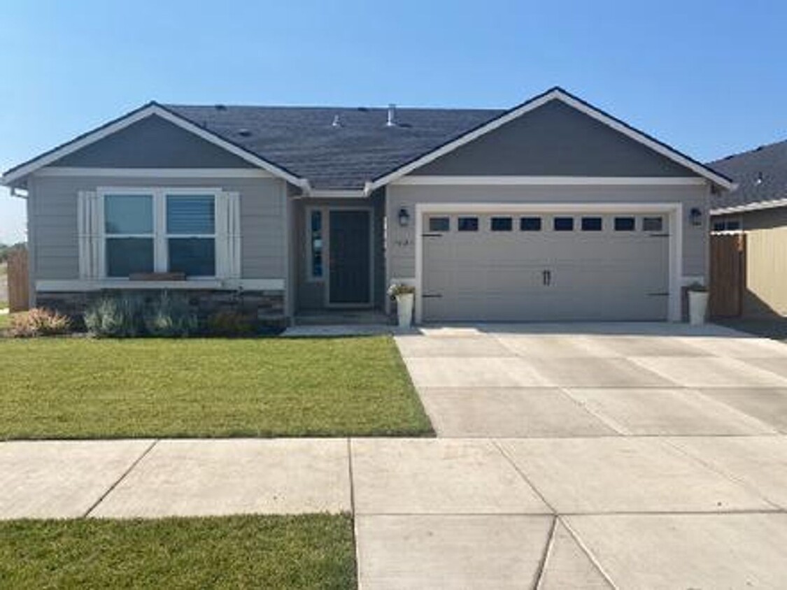 Foto principal - Introducing a charming rental home in East...
