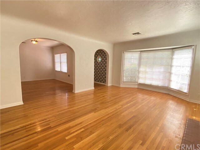 Foto del edificio - 939 E Colton Ave