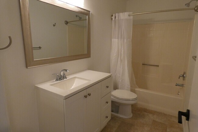 Foto del edificio - HOUSE FOR RENT